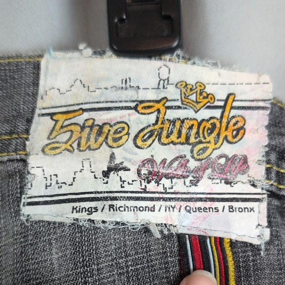 Relaxed Fit Black Jeans for Men - Picture 5 of 7